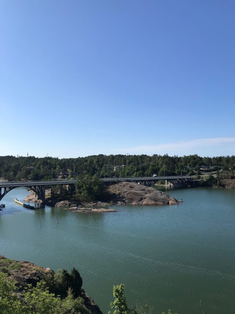 Kukola-Käkölä -pyöräilyreitin varrelle osuu Ukkopekan silta.