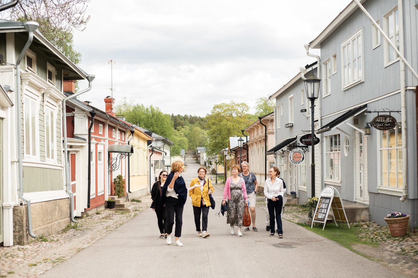 A group in a guided tour in Old Town Naantali.